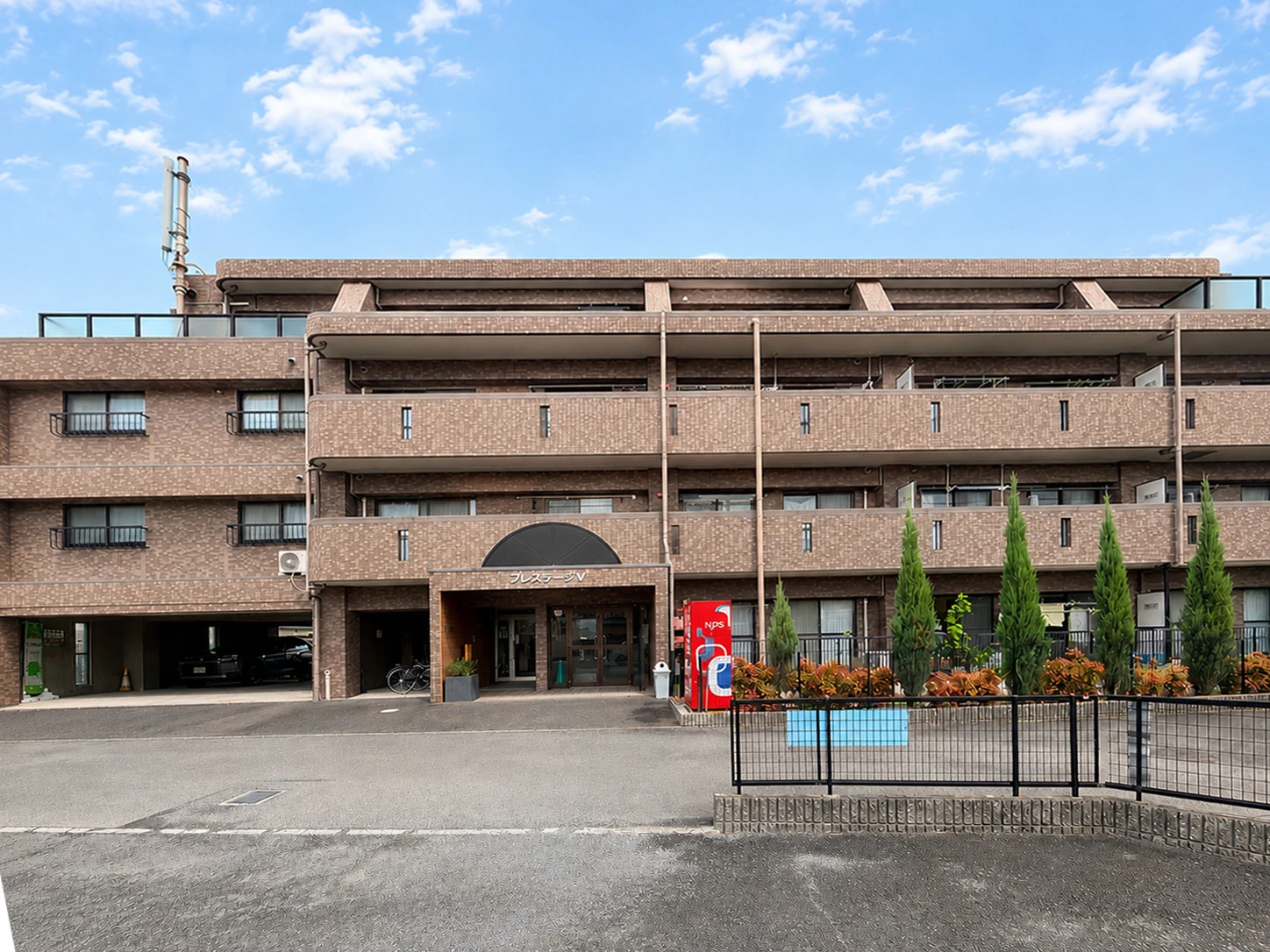 BEE TRUSTの事務所が入る建物の外観